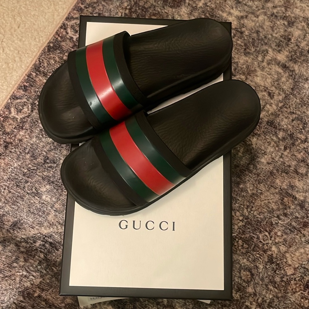 Gucci Black Sandals with Red and Green Stripes